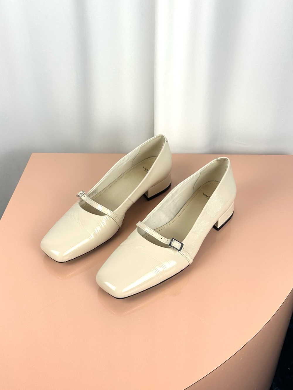 Vagabond Debbi Cream Patent Leather Mary Jane Shoes EU 39
